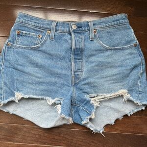 Levi's 501 Vintage-Style Cut Off Shorts. W 28 Medium Blue Denim/Fray Hem